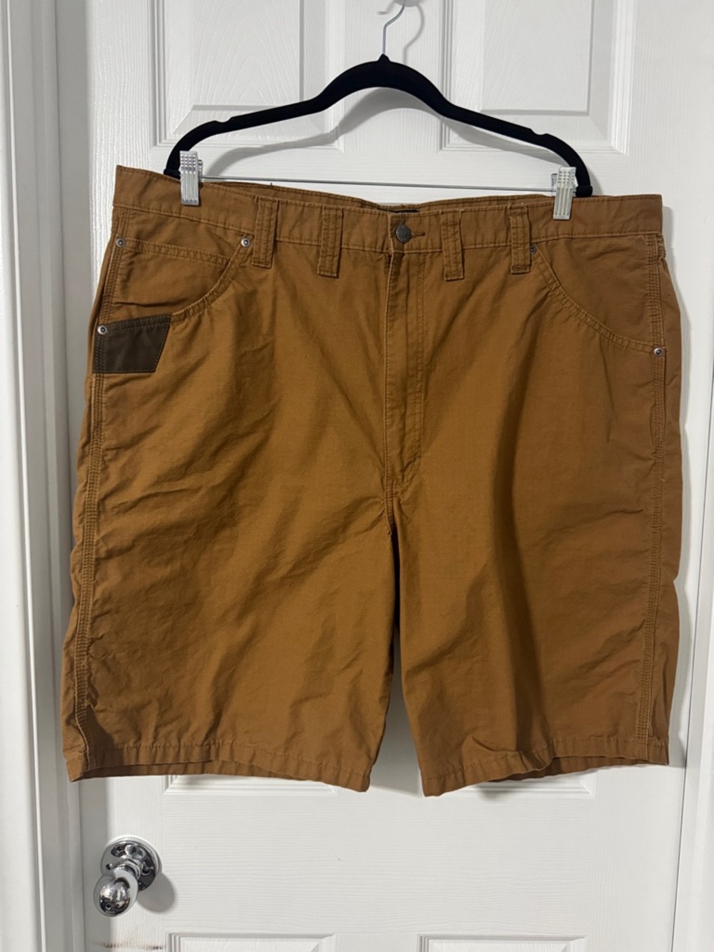 Wrangler Men's Caramel Brown Flat Front Utility Shorts